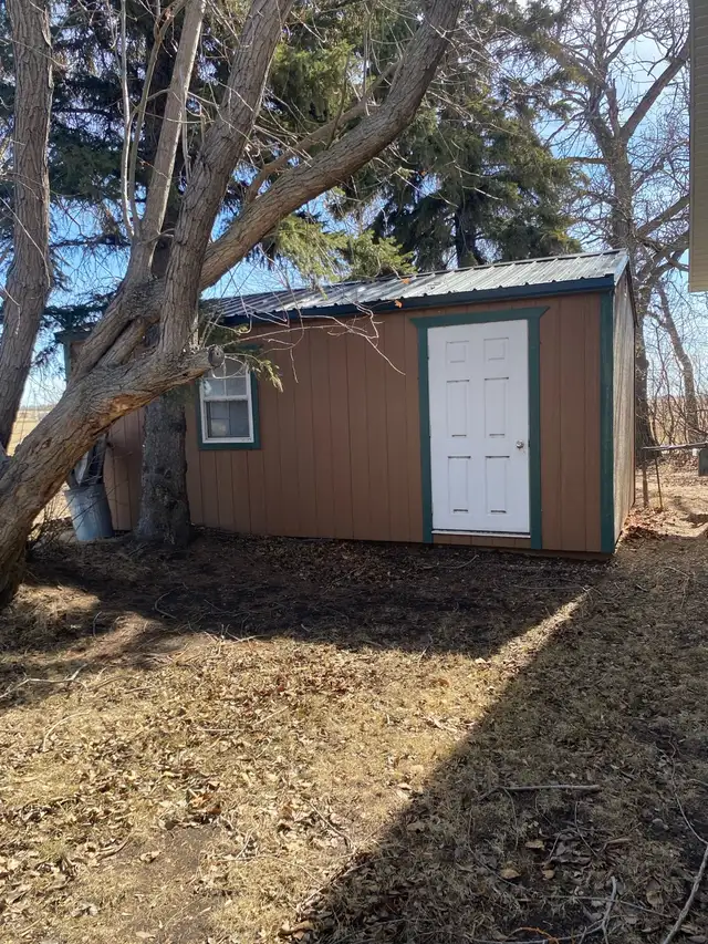 Storage Shed - Photo 2