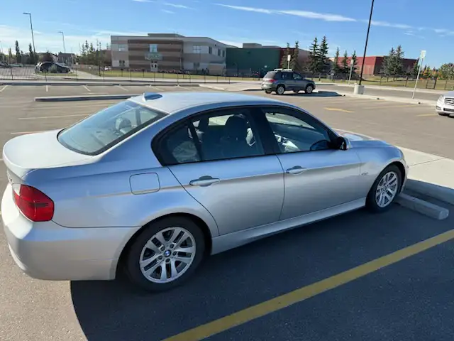 2006 BMW 325XI - Photo 3