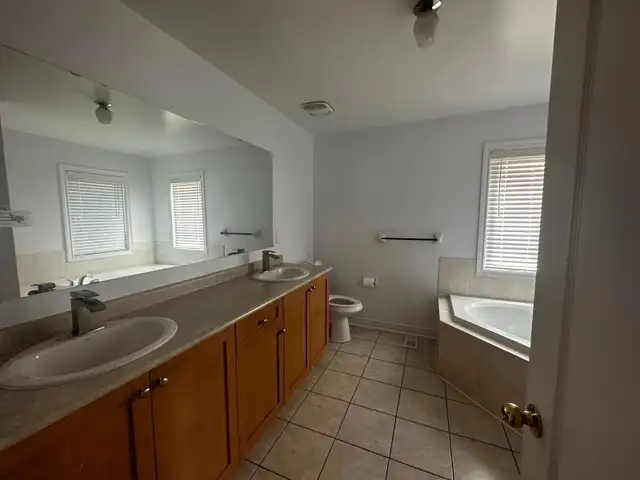 5 bedroom house for rent near Bovaird - Photo 9