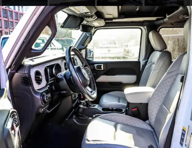 Ensemble de Siège Cuir Blanc JEEP Wrangler 4xe 2023 - État co