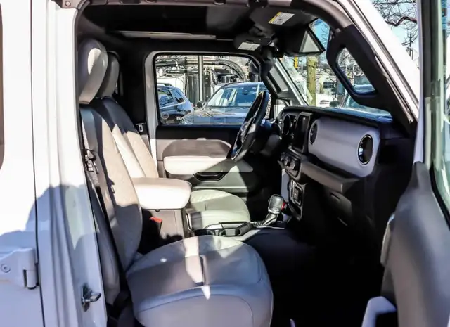 Ensemble de Siège Cuir Blanc JEEP Wrangler 4xe 2023 - État co - Photo 2