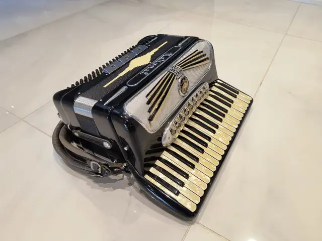 Accordion Musical Instrument – Brand National - Photo 5