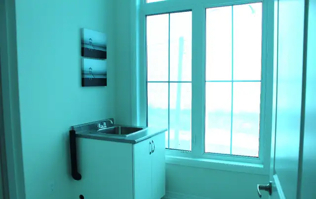 FOR LEASE! ✨  1187 Marathon Ave,Pickering, Ontario - Photo 4