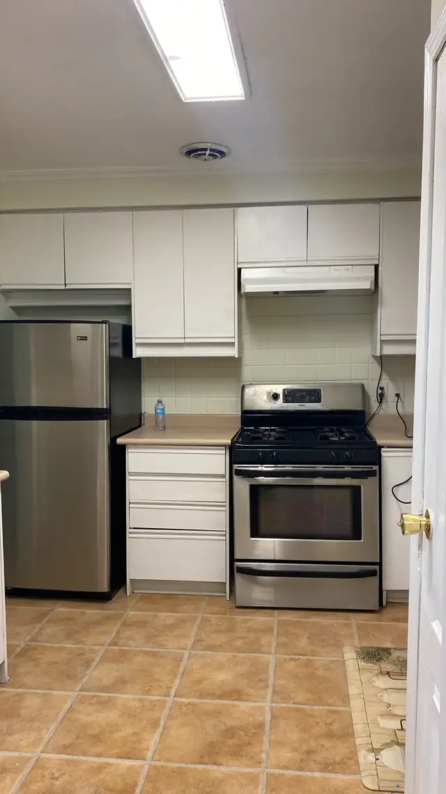 $2450 Brampton house for sale - Photo 7