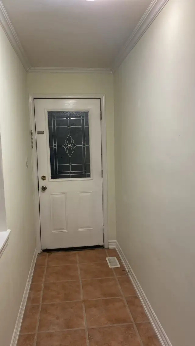 $2450 Brampton house for sale - Photo 9