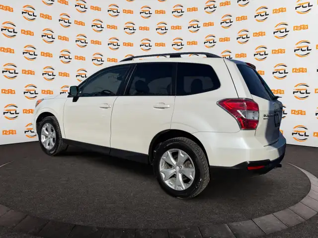 2015 Subaru Forester Backup camera AWD Heated seats - Photo 5