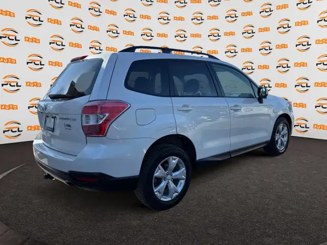 2015 Subaru Forester Backup camera AWD Heated seats - Photo 7