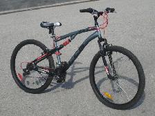 ALMOST NEW 27.5' CCM SAVAGE WITH 21 SPD & FULL DUAL SUSPENSION!