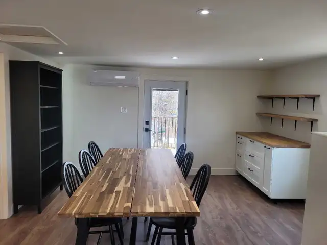 student Housing Available - Photo 5