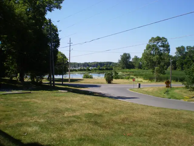 Furnished Apartment - Military IR Compliant - Photo 5