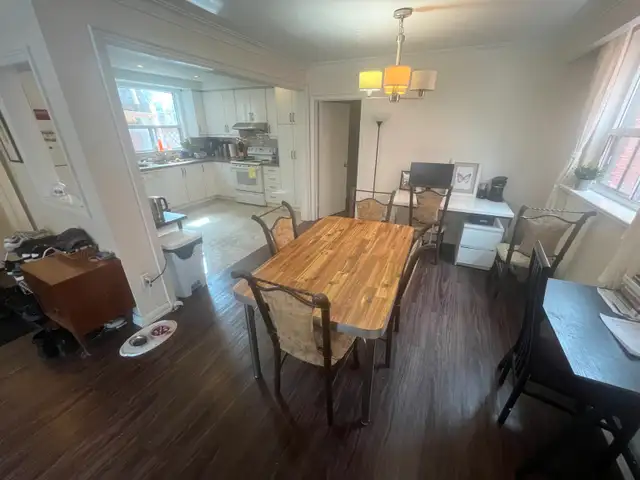 1 Roomie Steps to High Park & Bloor Subway, 3 Bedroom Apt, Now - Photo 3