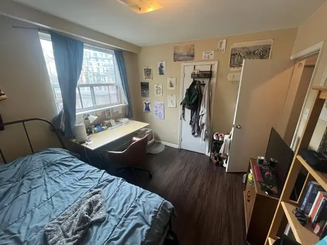 1 Roomie Steps to High Park & Bloor Subway, 3 Bedroom Apt, Now - Photo 6