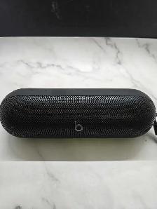 Apple Beats Pill Speaker