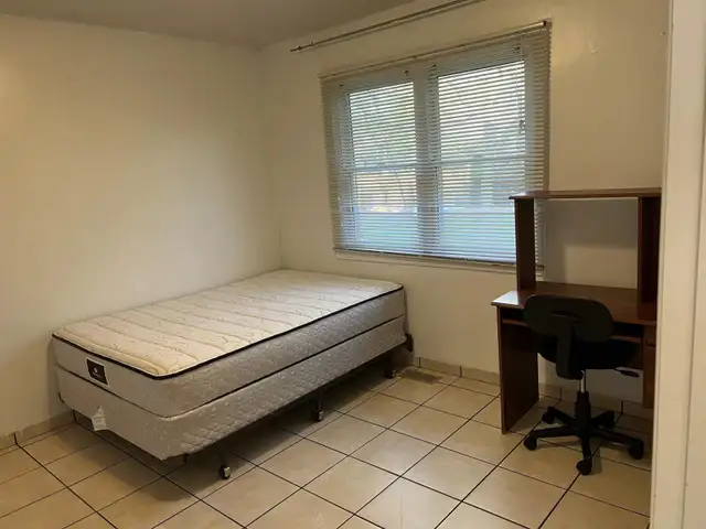 Whole House for lease close to Western University - Photo 2