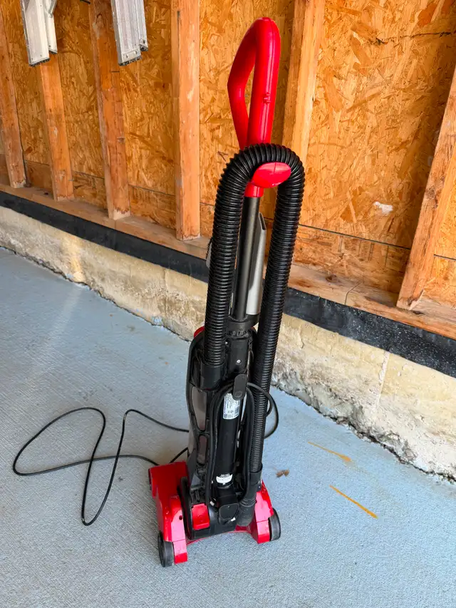 Used Corded Vaccum Cleaner for Sale - Photo 4