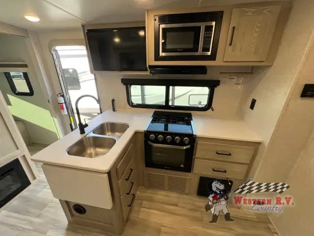 2022 Forest River RV Rockwood Mini Lite 2513S - Photo 10