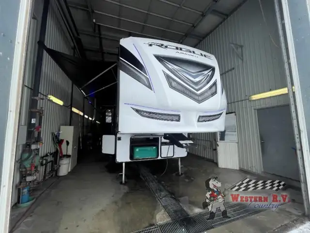 2021 Forest River RV Vengeance Rogue Armored VGF351G2 - Photo 3