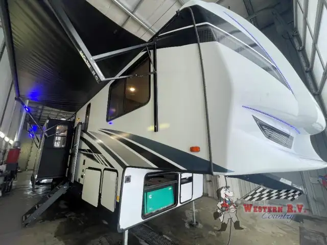 2021 Forest River RV Vengeance Rogue Armored VGF351G2 - Photo 4