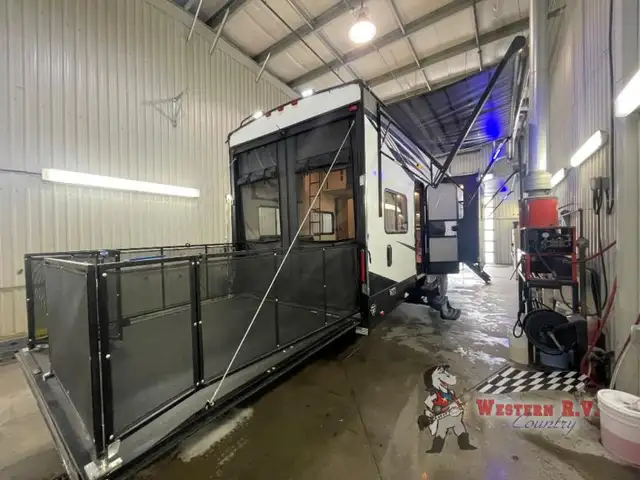 2021 Forest River RV Vengeance Rogue Armored VGF351G2 - Photo 6