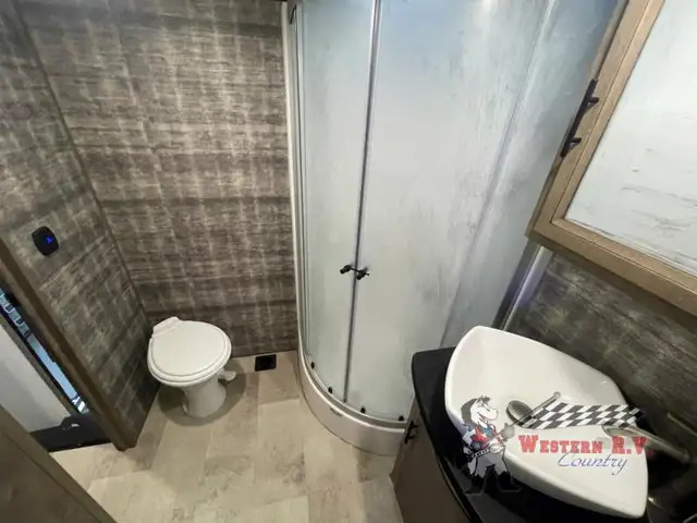 2021 Forest River RV Vengeance Rogue Armored VGF351G2 - Photo 9