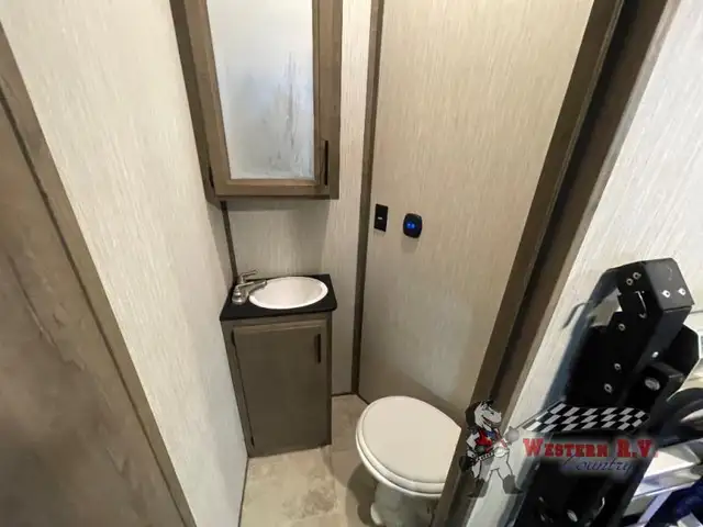 2021 Forest River RV Vengeance Rogue Armored VGF351G2 - Photo 13