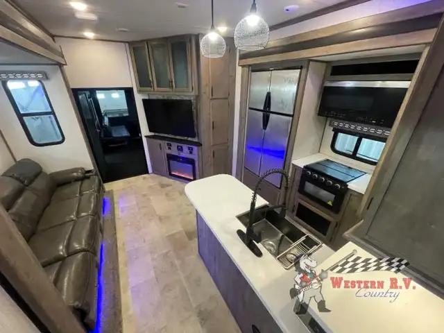 2021 Forest River RV Vengeance Rogue Armored VGF351G2 - Photo 17