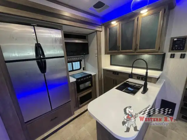 2021 Forest River RV Vengeance Rogue Armored VGF351G2 - Photo 18