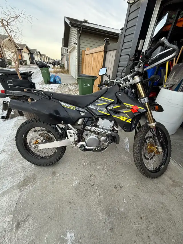 Suzuki 400 dual sport dirt bike