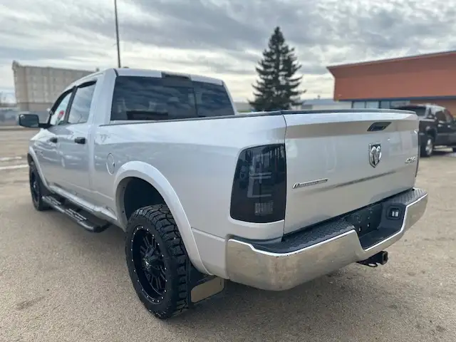 2016 RAM 1500 OUTDOORSMAN – 5.7L HEMI V8 – 4X4- ACCIDENT FREE - Photo 4