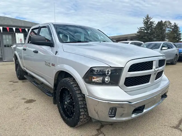 2016 RAM 1500 OUTDOORSMAN – 5.7L HEMI V8 – 4X4- ACCIDENT FREE - Photo 8