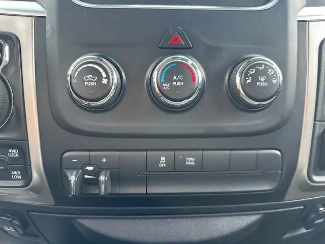 2016 RAM 1500 OUTDOORSMAN – 5.7L HEMI V8 – 4X4- ACCIDENT FREE - Photo 19