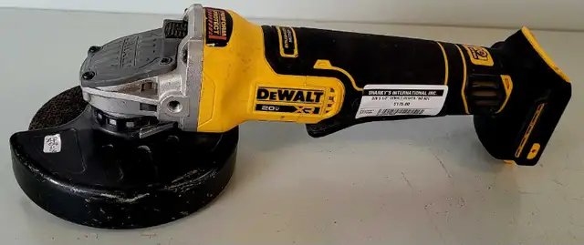 20V DeWalt 5-1/2' Grinder DCG410 (31566702)5