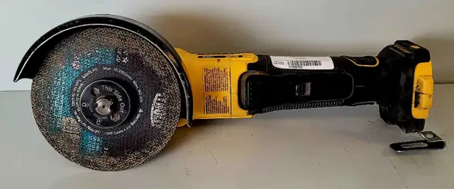 20V DeWalt 5-1/2' Grinder DCG410 (31566702)5 - Photo 2