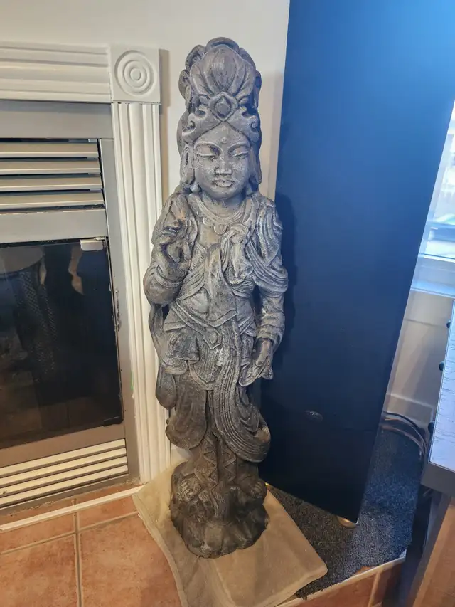 statue Shiva en pierre sculptée a vendre