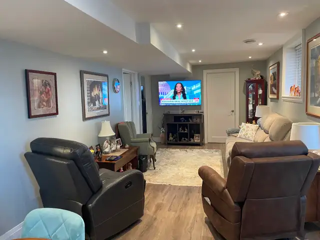 3 Bedroom one bath Apartment/ West End/ Available May 1st - Photo 3