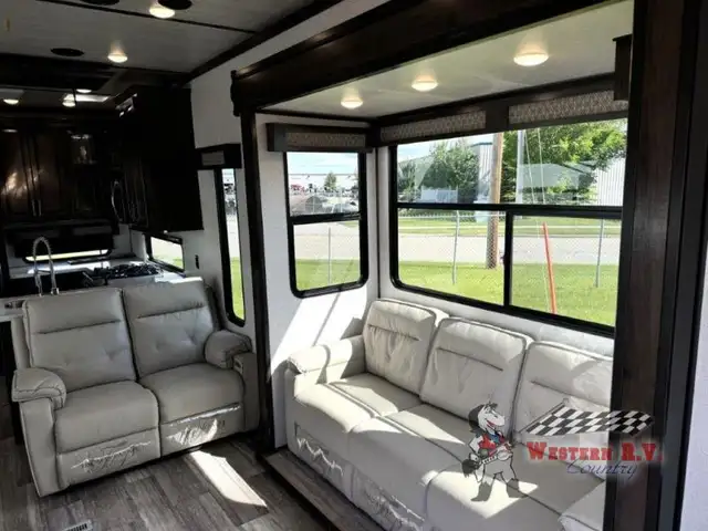 2022 Dutchmen RV Yukon 399ML - Photo 8