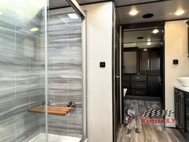 2022 Dutchmen RV Yukon 399ML - Photo 15