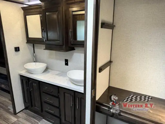 2022 Dutchmen RV Yukon 399ML - Photo 16