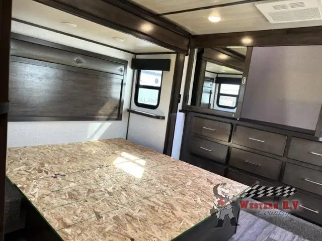 2022 Dutchmen RV Yukon 399ML - Photo 18