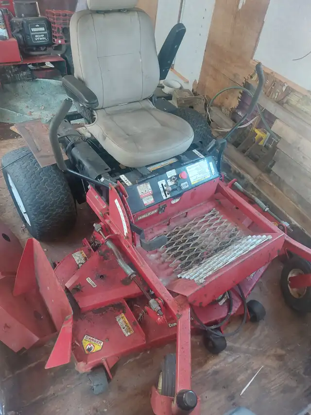 EXMARK ZERO TURN ,(PARTING OUT)