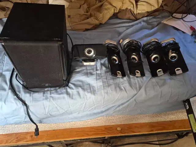 COMPUTER SPEAKERS - Photo 4