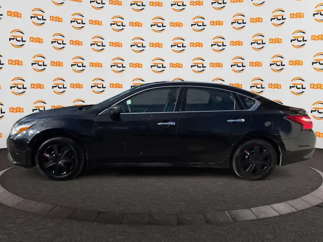 2017 Nissan Altima Low Kms Push Start - Photo 4