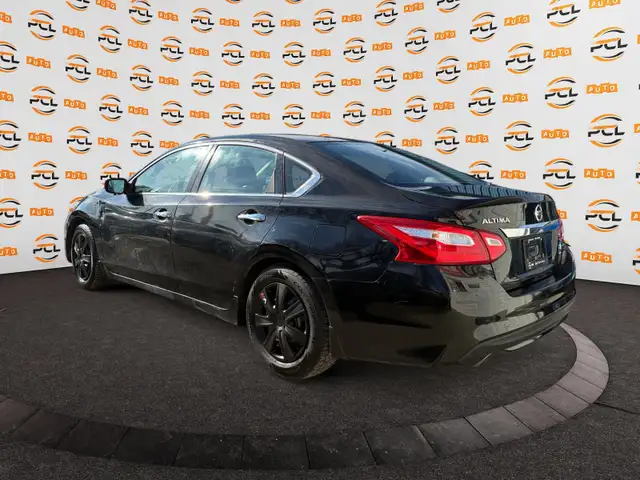 2017 Nissan Altima Low Kms Push Start - Photo 5