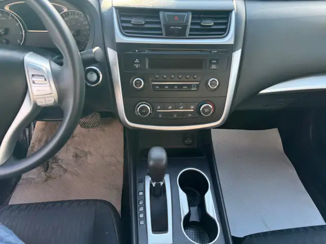 2017 Nissan Altima Low Kms Push Start - Photo 10
