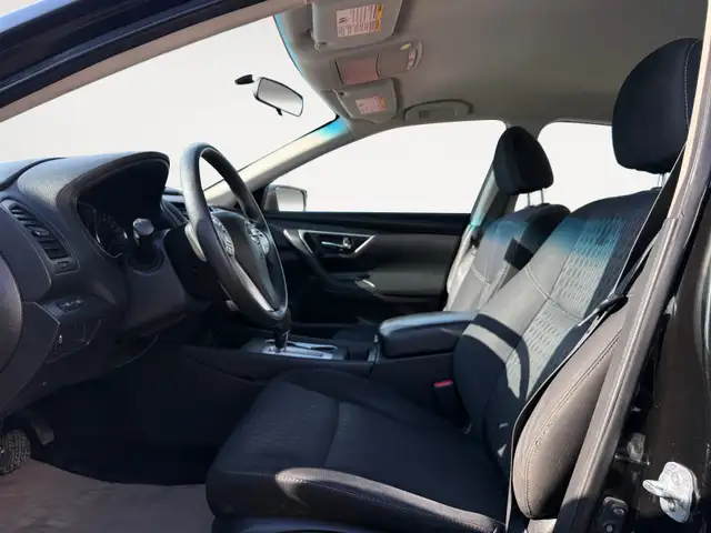 2017 Nissan Altima Low Kms Push Start - Photo 11