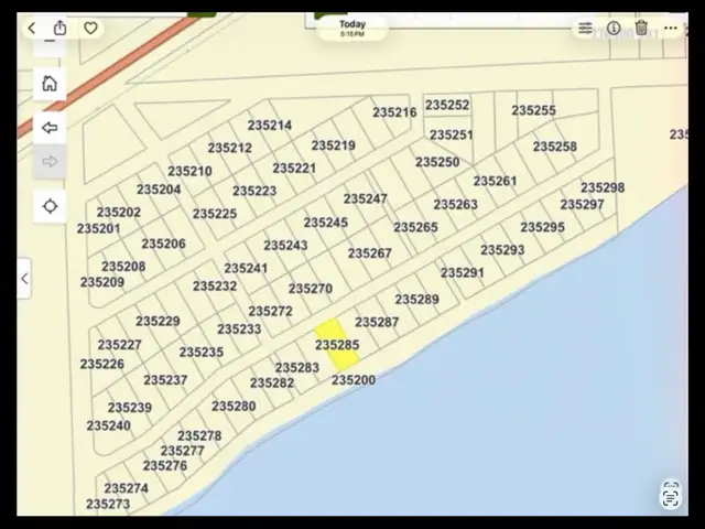 Lake front lot at the Narrow Manitoba.  27 Moon Shadow dr