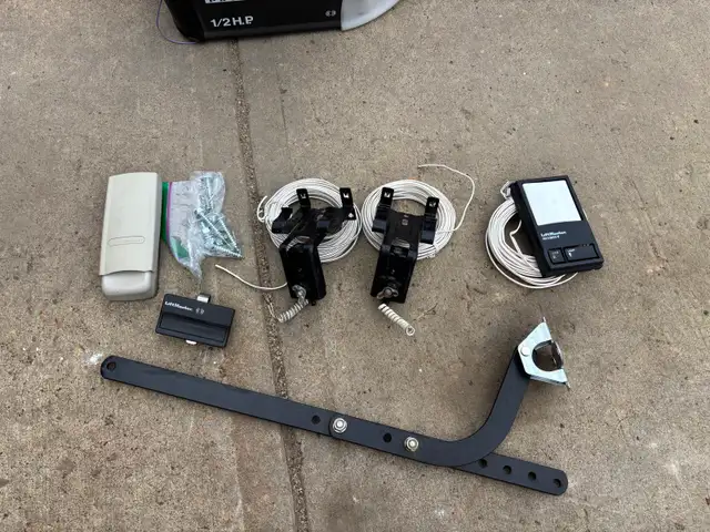 7’ Garage Door Opener - Photo 3