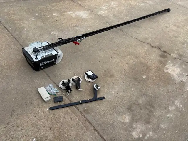 7’ Garage Door Opener - Photo 4