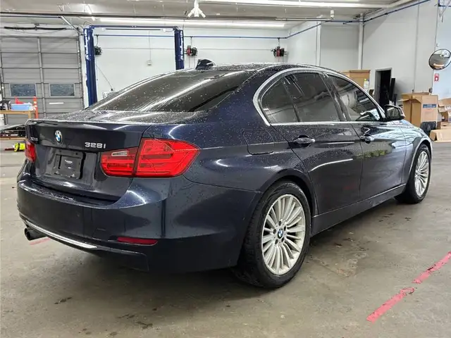 2014 BMW 328i xdrive Low kms BC Vehicle - Photo 4