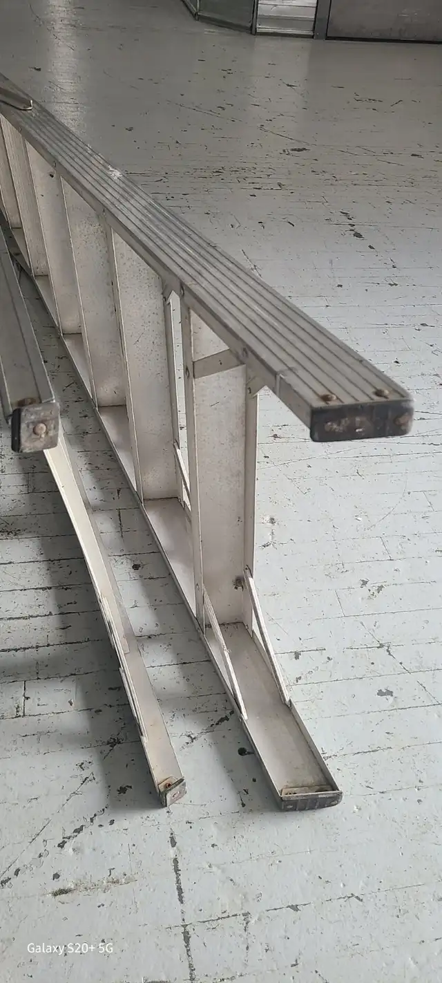 Ladder for sale, 8 foot, folding aluminum ONLY $40 - Photo 3